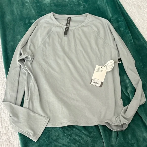 NEW VUORI LONG SLEEVE POSE CREW WOMENS TOP - Picture 1 of 5